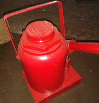 Poor sealing can cause hydraulic jack oil leakage