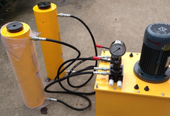 How to exhaust air from hydraulic jack