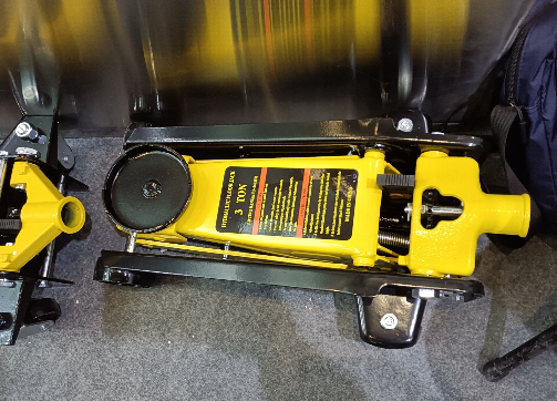 How much can a 3 ton floor jack lift?