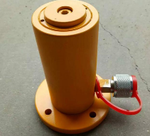 The prominent technical features of hydraulic jacks at present