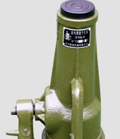 Sealing protection of screw jack