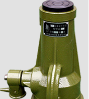Machine tool installation with screw jack for precise height adjustment