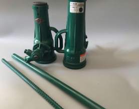 Extending the handle of the screw jack without authorization will greatly increase the danger