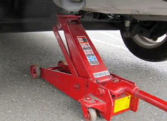 The hydraulic cylinder and seal of the hydraulic jack are key components