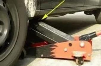 How to use a car jack to replace planetary gearbox brake pads
